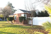 Cozy Brick-house With Spacious Backyard Hotels near Sky Zone Trampoline Park