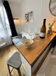 Charming, cosy 2-room apartment in a great location (all within walking distance)