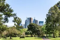 East Melbourne -MCG,Rod Laver/John Cain Arena, walk- gorgeous ground floor appt