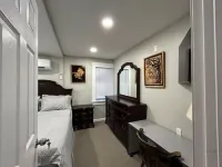 4-bedroom vacation home just  20 mins to NYS times Square. Hotels near Votee Park Playground