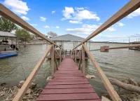 Waterfront Luxury Getaway for Gatherings - 180 Degree Views, Large Deck & Dock