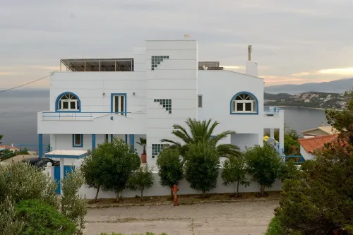 Villa Stella,  swimming pool, by the beach,  close to Athens