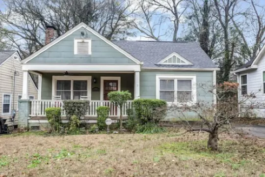 Southern Comfort Bungalow 15 Mins to Downtown+ Parking