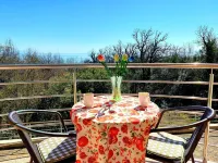 Starry Night - Extra big bed, big bathtub, private parking, sea view, 2 rooms