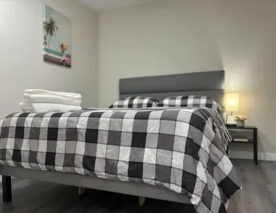 Guest Suite - Cozy Crib Hotels near Green Falls Plaza
