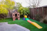 Blissful California Nights (4 Bedroom 3.5 Bath)