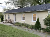 Chesapeake Cottages- 2 Quaint Waterfront Retreats Hotels near St. Philip Neri Roman Catholic Church