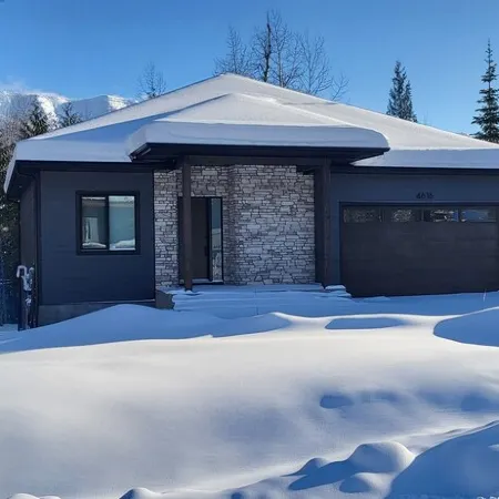 Fernie Escape Mountain Home on the Ski Hill