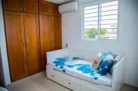 Mountain Views 3 Bdr Apt Centrally Located Near the Airport and Entertainment Hotels in 