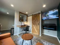 Tiny Excursion Cabin 3 - Erie Escape
