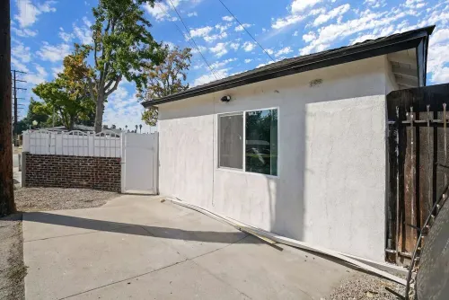 Adorable studio close to DTLA