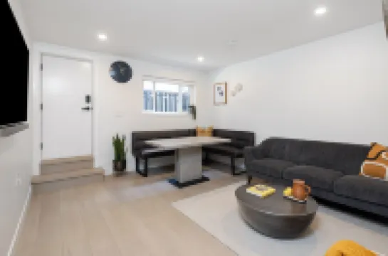 Modern, Bright, Clean 2 Bedroom Suite - Great Location!