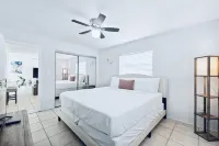 2Br Home w/ Private Pool, Fire Pit & Grill / Near Springs