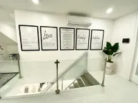 Stunning Ocean view home with luxury amenities! Hotels in Marsh Harbour