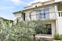 Haut de Maison with private pool