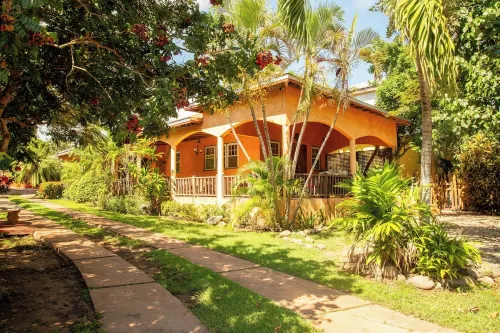 Zero minutes to the most prestigous cove in the area Hotels in Treasure Beach