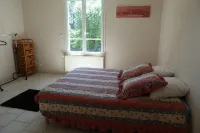 Magnificent apartment (80 m²) with 4 main rooms, 100 meters from the beach