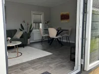 Nice and new cozy furnished chalet for 4 people, 800 meters from the beach. Hotels in Petten