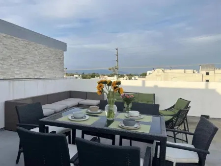 Close to Hollywood and Getty with a Panorama Deck