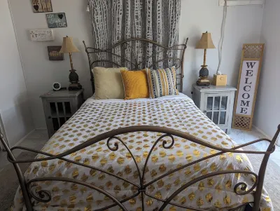 Free Parking, Private BedR/Bathroom with Lakeview, pet welcome