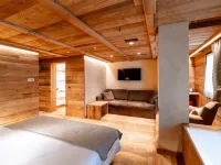 โรงแรมแคสเตอร์ โรงแรมในชามโปลุก