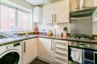 Groups Family 3Br House Emperor