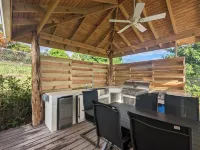 Luxury boutique villa for eternal romantics, amazing views, fantastic pool Hotel a Cafeiere