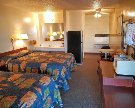 Shamrock Motel Hotels in Valleyview