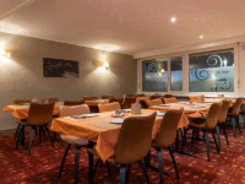 Hotel Central, Spa & Lounge Bar ランスのホテル