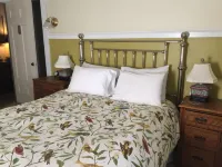 The Ira Allen House Hotels in Arlington