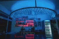 Anton Reef - bar