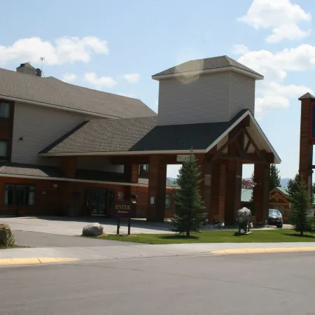 Yellowstone Lodge