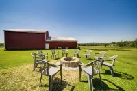 Country Home w/ Fishing Ponds Near Canadohta Lake - parking