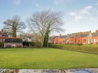 2 Whiterow Hotels in Annan