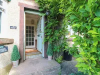 Charlies Cottage Hotels in Duns