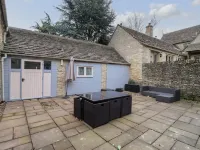 Greyhound Barn Hotels in Coln Saint Aldwyn