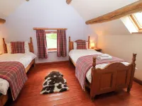 Horse Shoe Cottage Hotels near Biddulph Library