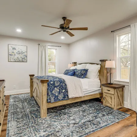 Furnished Deck + Views: Rural Schulenburg Retreat