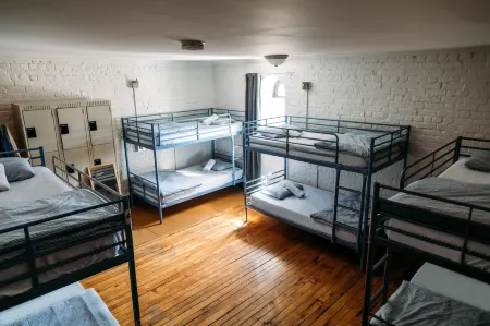 Saintlo Ottawa Jail Hostel