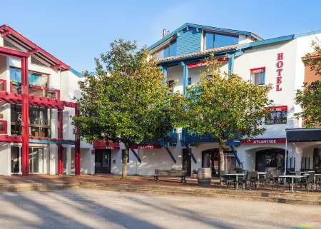 Hotel Atlantide Отели в г. Понтан-Ле-Форж