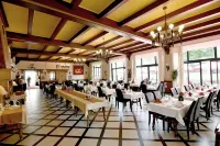 Hôtel Restaurant du Château Hotels in Bignan