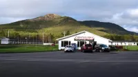 Mountain View Motel & Cottages - parking