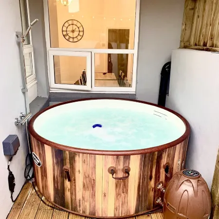 Victory Luxury Hot Tub House