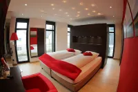 KH Hotel mit Restaurant Eva's Café Hotels in Wolnzach