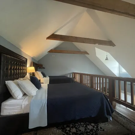 Harbour Square Suites
