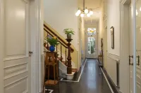 Boutique Hotel de Blauwe Pauw Hotels in Гертоґенбос