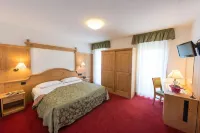 Hotel Lucia Hotels in Levico Terme