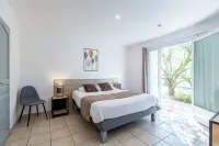 Logis Hôtel l'Oliveraie Hotels in Châteaubernard