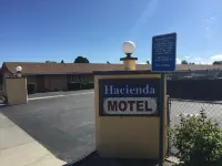 Hacienda Motel - con vistas a la montaña