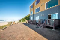 Sailor Jack Oceanfront Motel - Motels